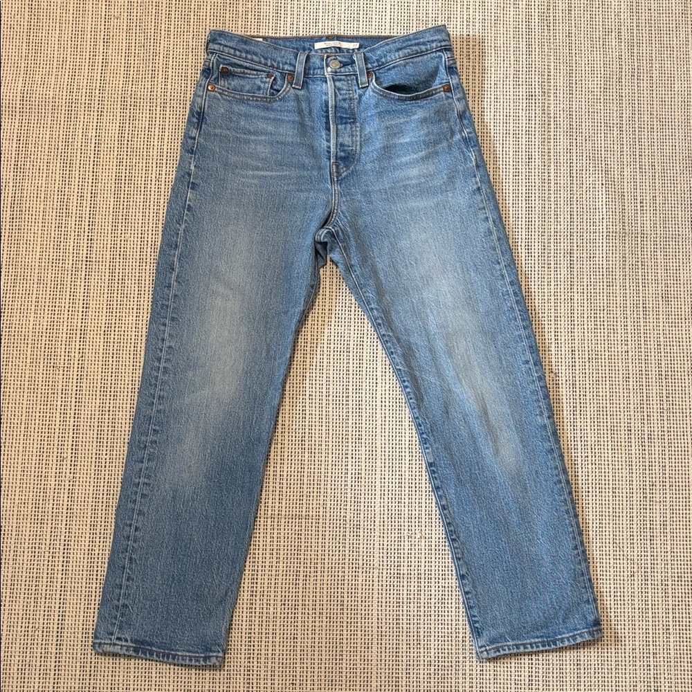 Levis wedgie straight jeans